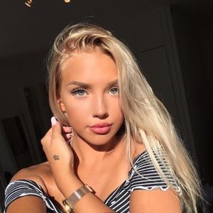 Meet your Posher, Avery